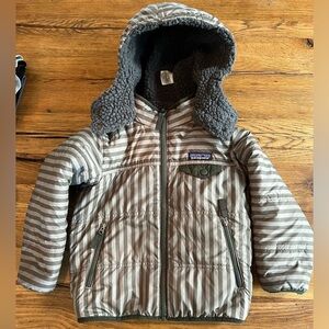 Like new Patagonia Reversible Tribbles Coat - 4T